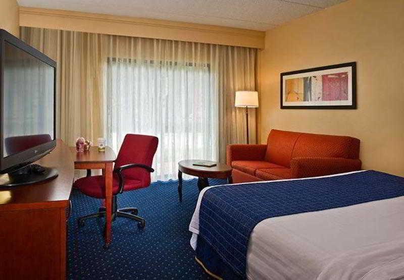 Courtyard By Marriott Raleigh Cary Ξενοδοχείο Δωμάτιο φωτογραφία